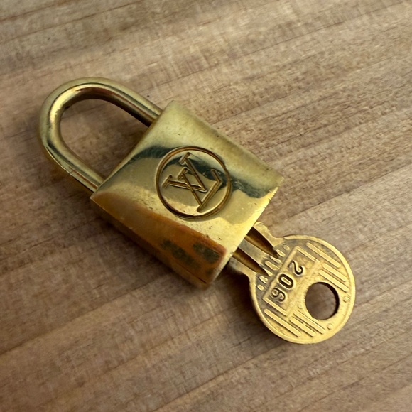 Louis Vuitton Lock and Key #206 - Picture 1 of 8